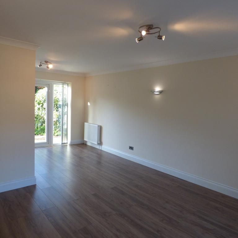 3 bedroom semi-detached house to rent - Photo 1