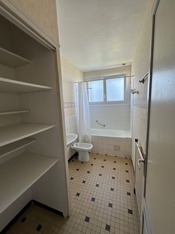 Location Maison 3 pièces 64m² ST BERTHEVIN 53940 - Photo 4