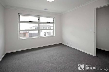 Brand-New Double-Storey Home in a Prime Location - Photo 4