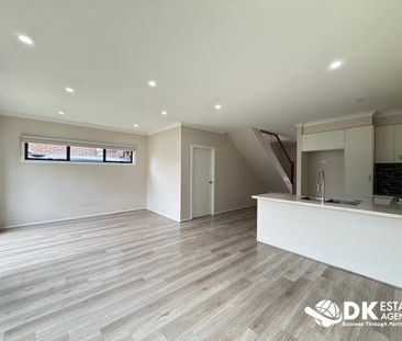 Ultra Modern 2 Bedroom Townhouse - Photo 1