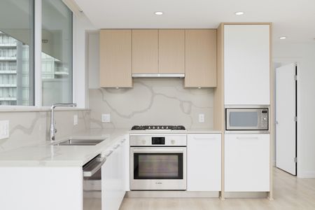 567 Clarke Rd (9th Floor), Coquitlam - Photo 2