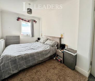 2 bedroom apartment to rent Ambleside Court, Marine Parade East, Cl... - Photo 5