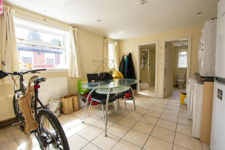 7 bedroom house to rent - Photo 2