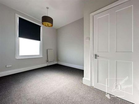 Manor Road, Gravesend, DA12 - Photo 4