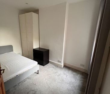 Room in a Shared Flat, Gambole Road, SW17 - Photo 5