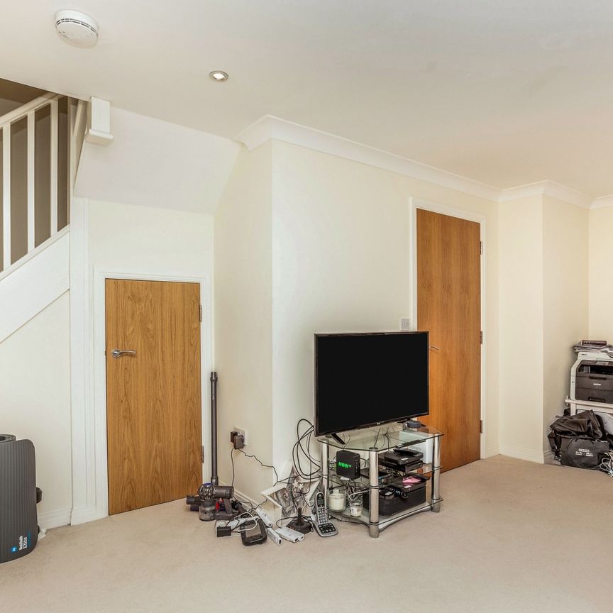 2 bedroom house to rent Dairy Court, Burgess Hill, West Sussex, RH15 - Photo 1
