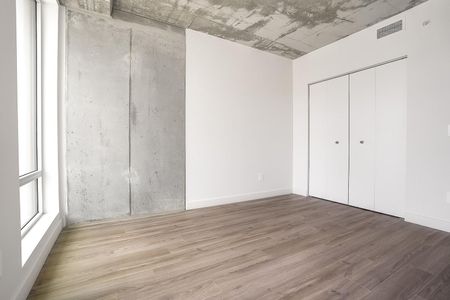 From bold architecture to sweeping skyline views, Skyla is where downtown Montréal living reaches its peak — in style - Photo 3