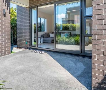 Modern Ground-Floor Apartment with Dual Access - Photo 3