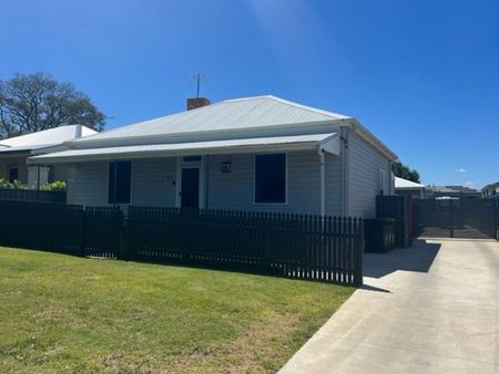 Tamworth Furnished Accommodation - North Tamworth - Photo 3