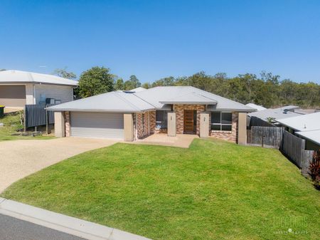 NEW AUCKLAND BEAUTY WITH MEDIA ROOM! - Photo 2