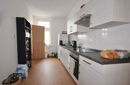 2-Raum • Einbauküche • Gartenmitbenutzung • Laminat • ruhige Lage • Altendorf • mal anschauen? - Photo 4