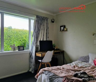 Family Haven in Westown – Spacious 4-Bedroom Home - Photo 4