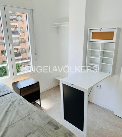 Piso de alquiler en Avinguda de Peris I Valero, Russafa - Photo 3