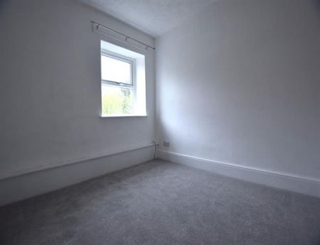 2 Bedroom Terraced Available Arranging tenancy - Photo 4