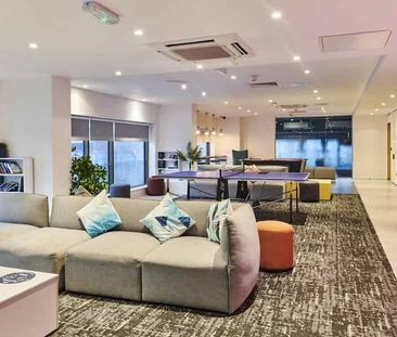 Studio Silver - Photo 5