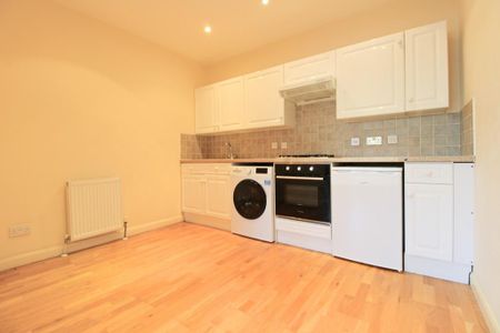 1 bedroom penthouse to rent - Photo 3