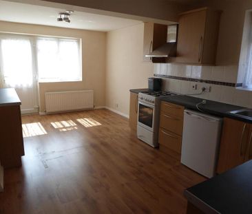 2 bedroom semi-detached bungalow to rent - Photo 5