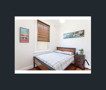 A sunny boutique hideaway offering city convenience and relaxed har... - Photo 4