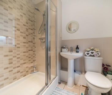 4 bedroom semi-detached house to rent - Photo 6