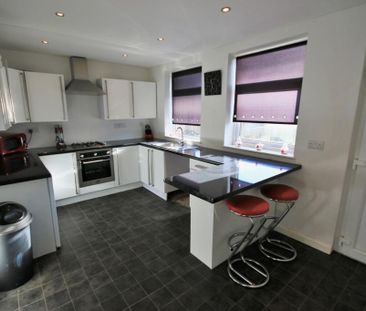 2 bedroom semi-detached house to rent - Photo 6