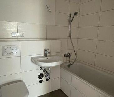 Sanierte 3 Raum-Wohnung mit Balkon und Badewanne - Photo 5