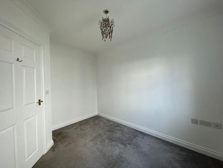 4 bedroom end of terrace house to rent - Photo 5