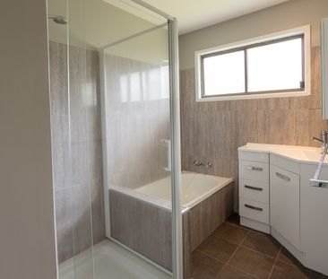 27 Glendale Street, Marsden QLD 4132 - House For Rent | Domain - Photo 4