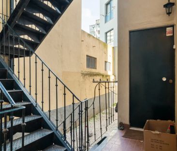 Room in a shared 11-bedroom apartment for rent in Lisbon, no restrictions - Foto 5
