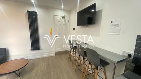 1 bedroom in a house share to rent - Photo 2