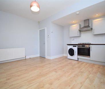 College Grove View, Wakefield - Photo 5