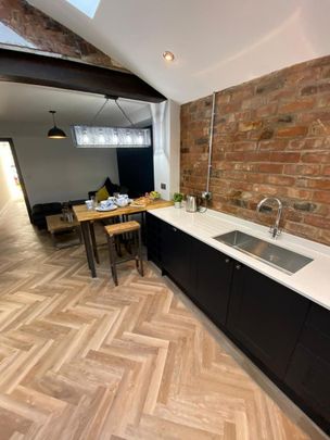 5 bedroom house to rent - Photo 1