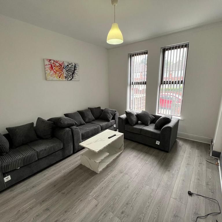 4 bedroom terraced house to rent - Photo 1