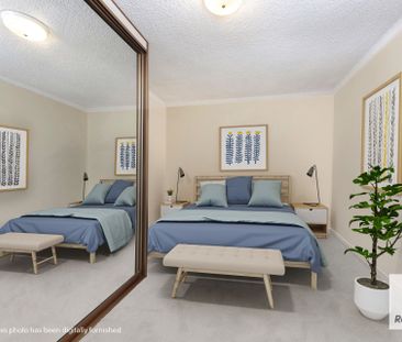 Spacious Two Bedroom Apartment Located for Lifestyle - Photo 2