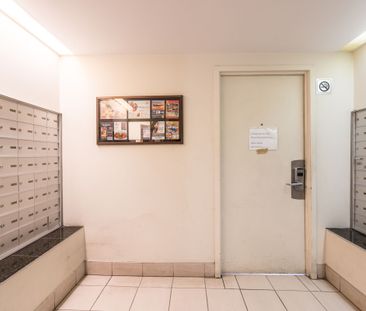 1975 Maisonneuve Blvd West - Photo 1