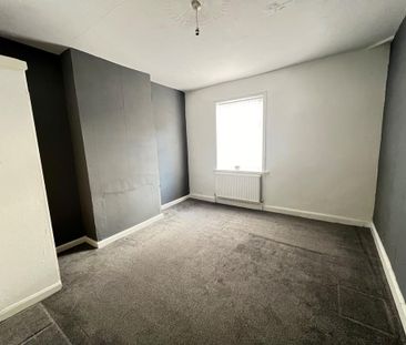 2 bedroom end of terrace house to rent - Photo 1