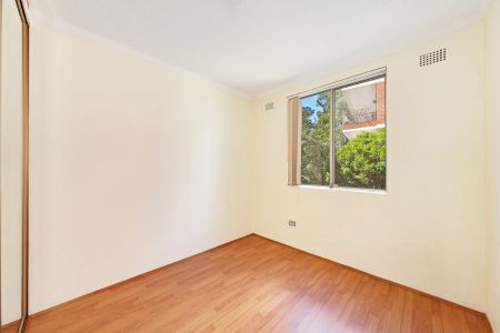Beautifully Appointed Apartment in Sought-After Lane Cove - Photo 2