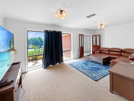 Cozy Home in East Dubbo - Photo 3