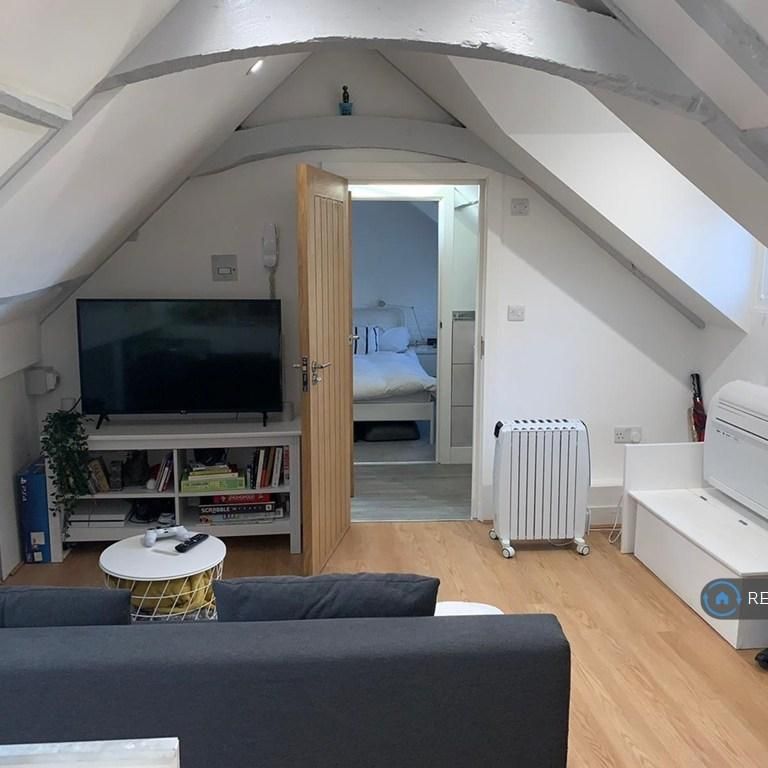 1 bedroom flat to rent - Photo 1