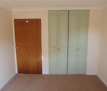 1 bedroom retirement property to rent - Photo 5