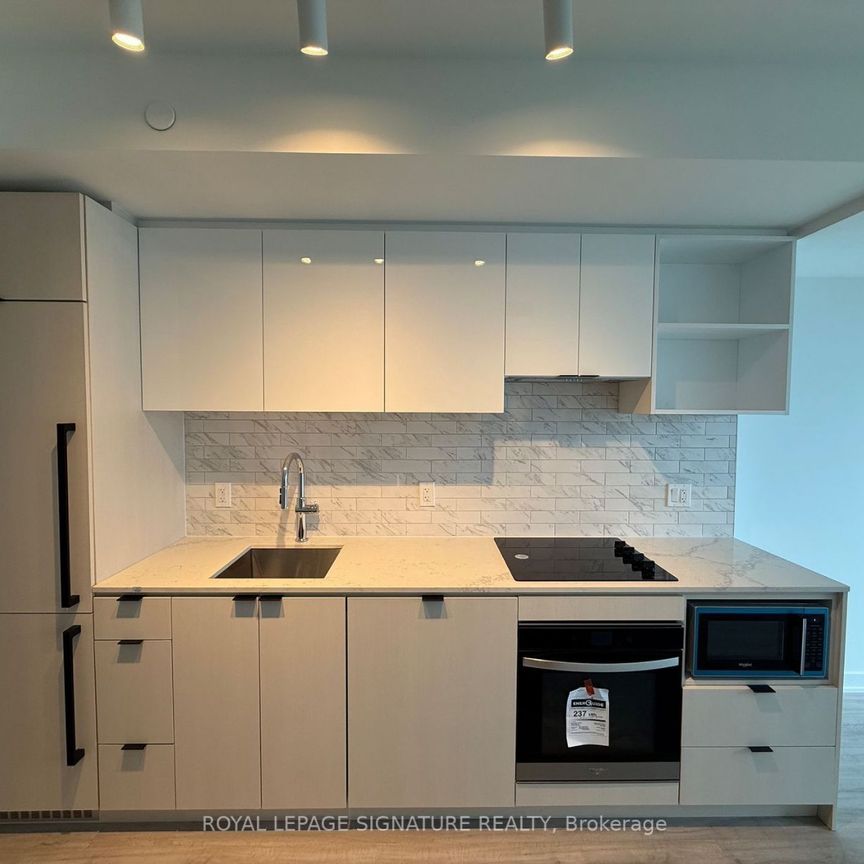 For Lease - 252 Church Street Unit# 3610, Toronto, Ontario - Photo 1