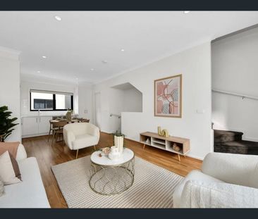 Modern Townhouse Living in Wantirna - Photo 1