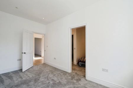6 Bed Semi-Detached House, Forest Road East, NG1 - Photo 5