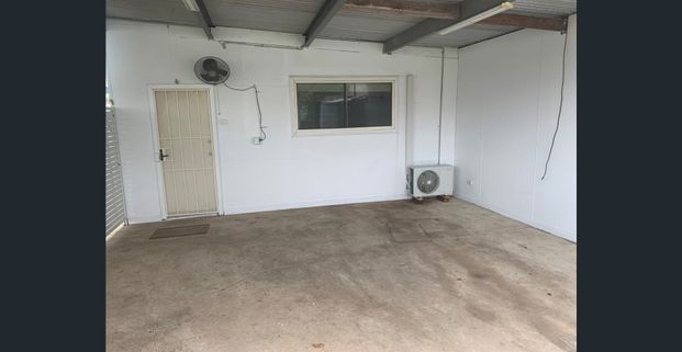 ONE BEDROOM GRANNY FLAT WITH OWN CARSPACE - Photo 1