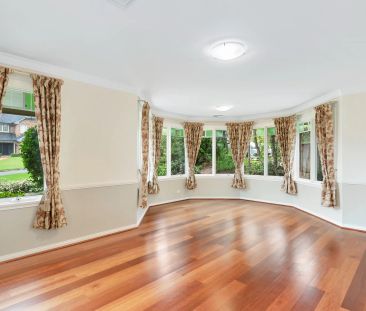 SPACIOUS EXECUTIVE HOME IN EXCLUSIVE CUL-DE-SAC - Photo 2