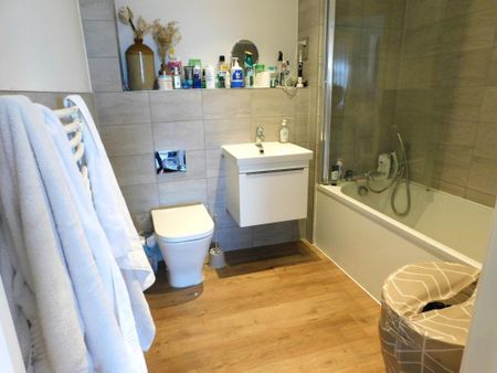 2 bedroom flat to rent - Photo 5