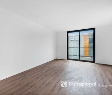 Modern Living with Convenience - Photo 2