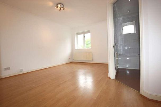 Langham Court, Holmbrook Drive, Hendon, NW4 - Photo 1