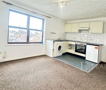 apartment to rent Napier Road, Luton, Bedfordshire, LU1 - Photo 4