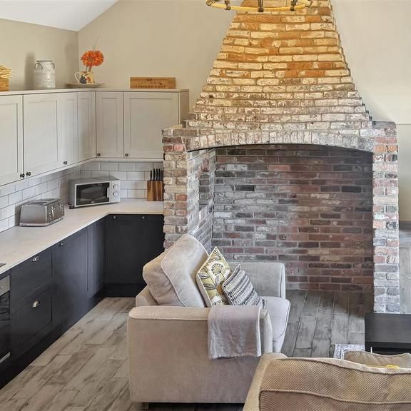 2 bedroom house to rent - Photo 1