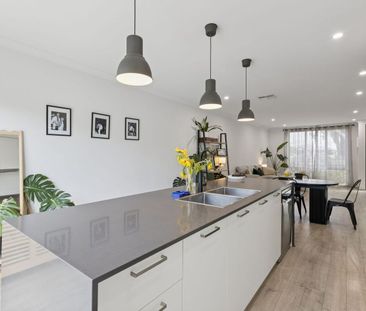 MODERN PARKSIDE LIVING - Photo 5